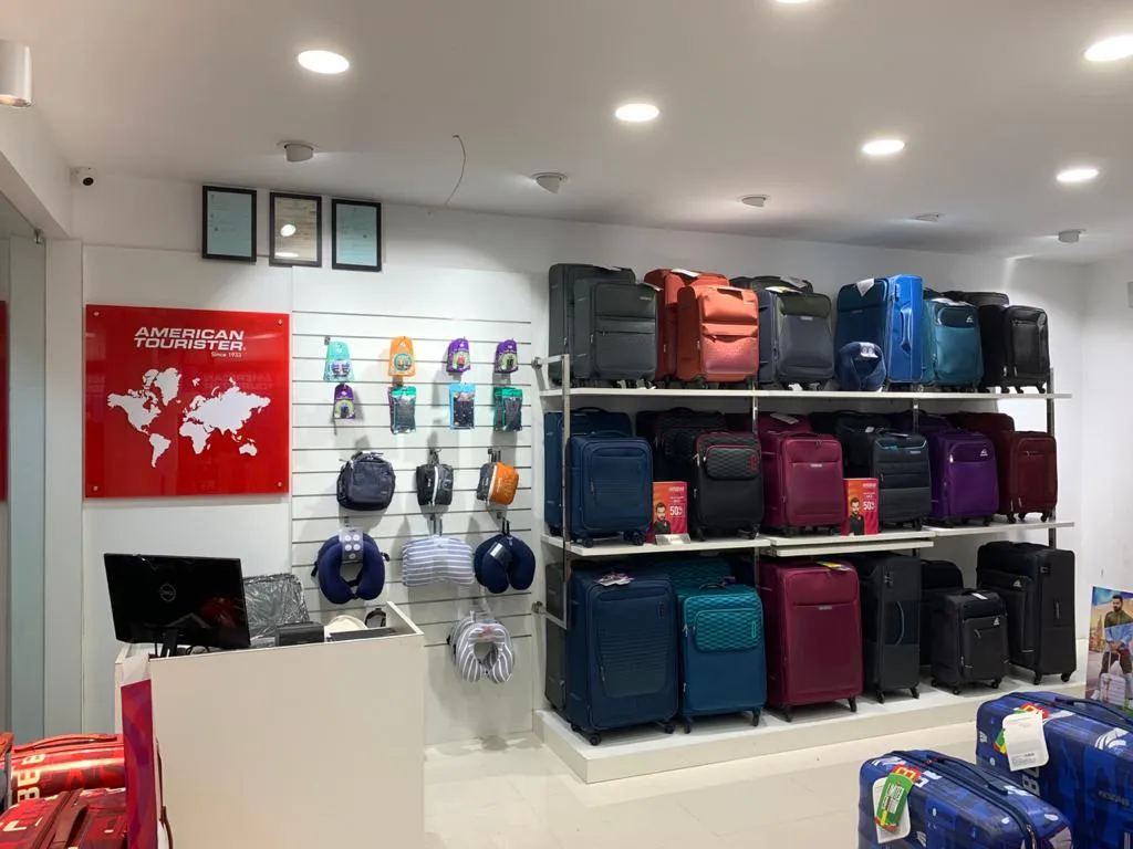 American discount tourister shop