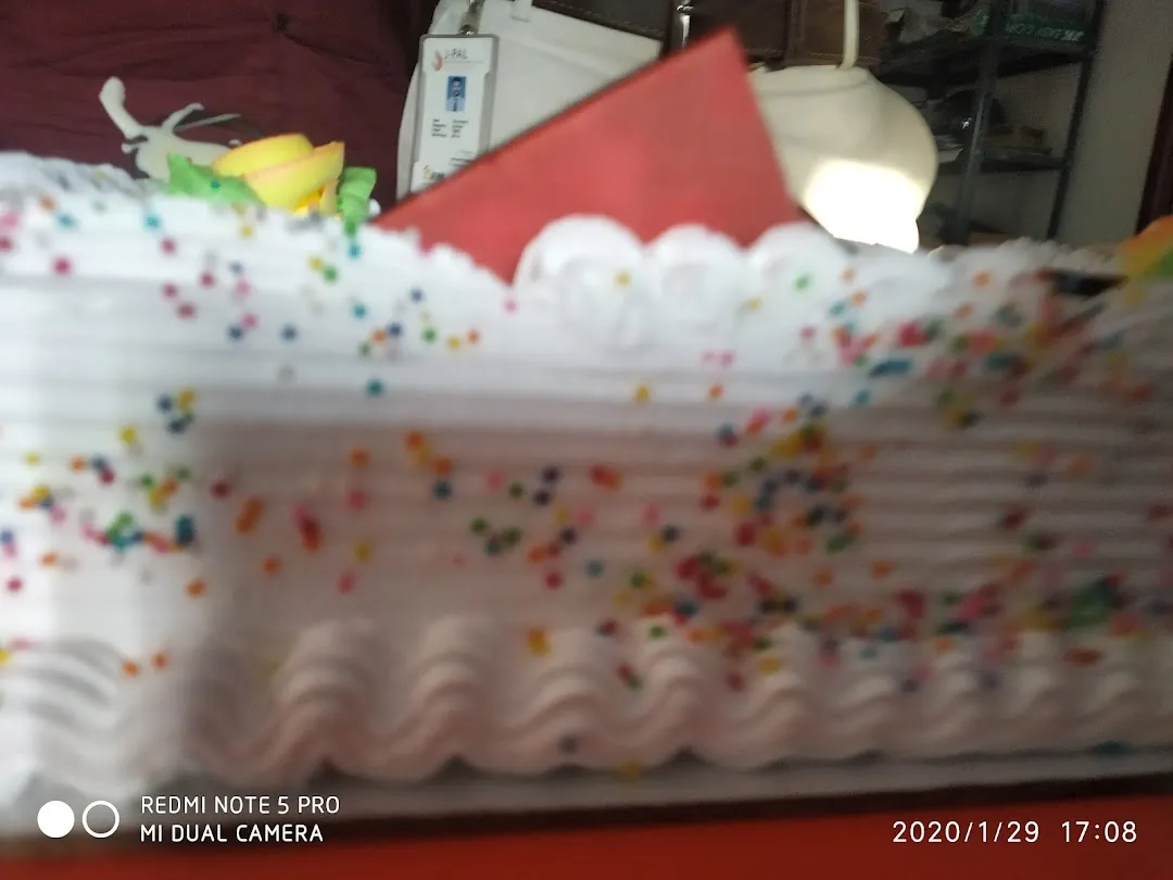 rainbow cake 3 -1Kg - Ammas Pastries
