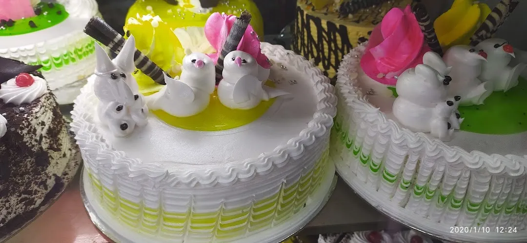 Buy Aroma Bakery Fresh Cake - Vanilla Online at Best Price of Rs null -  bigbasket