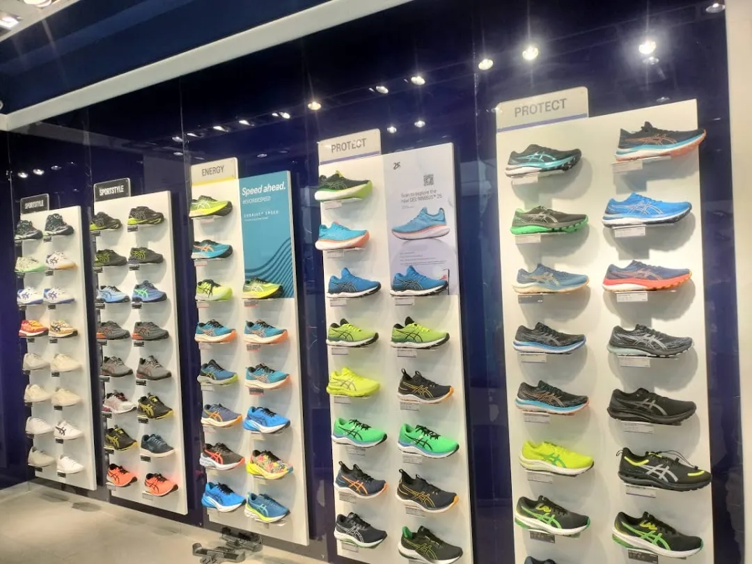 Asics store 2025 raipur