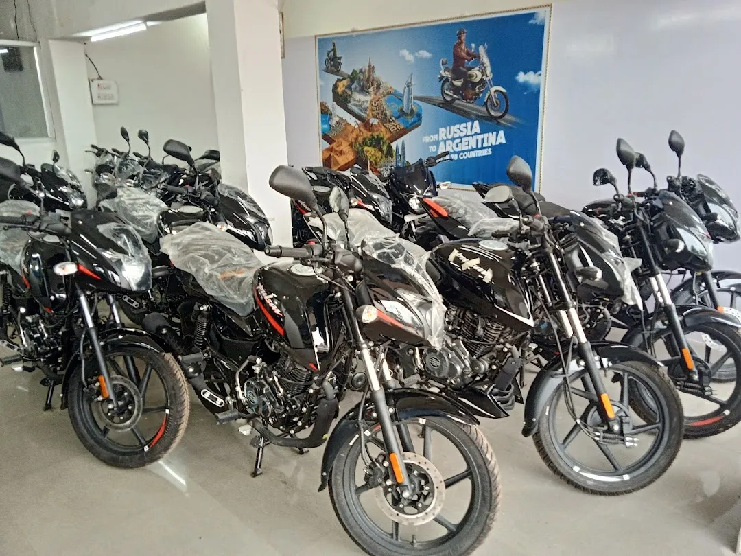 Bajaj outlet discover showroom