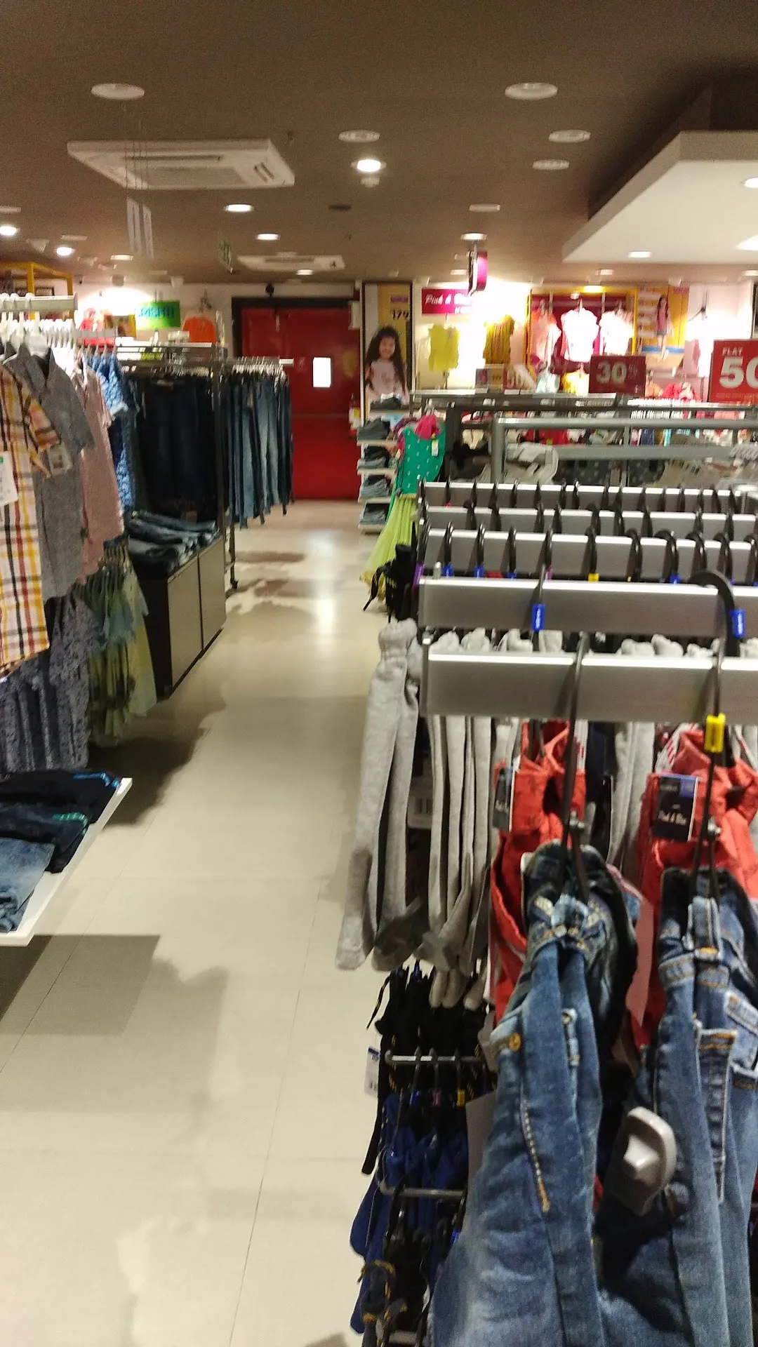 Big bazaar shop clothes collection