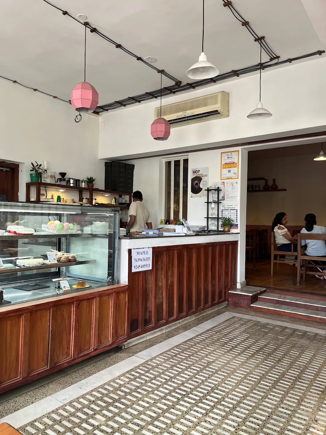 Cafe CakeBee in Alwarpet | Crispy Fried Opinions