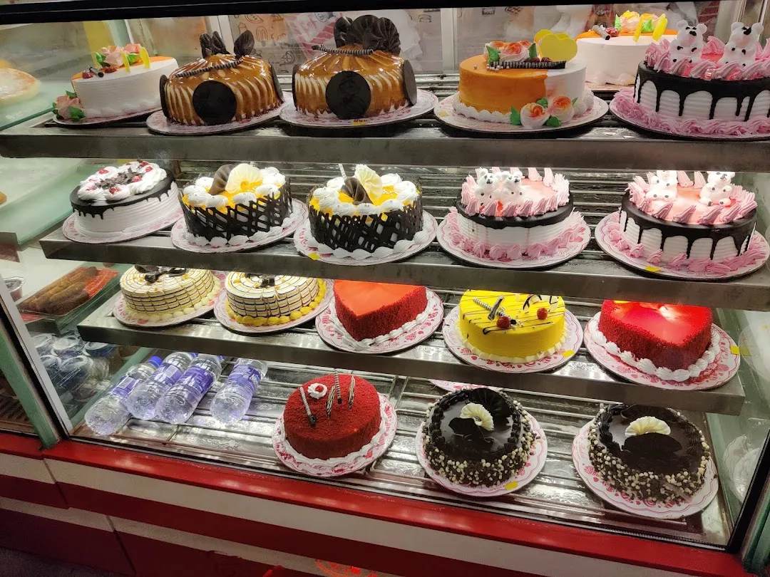 Red Velvet Pineapple Cake – Bakes N Cakes Indirapuram-sgquangbinhtourist.com.vn