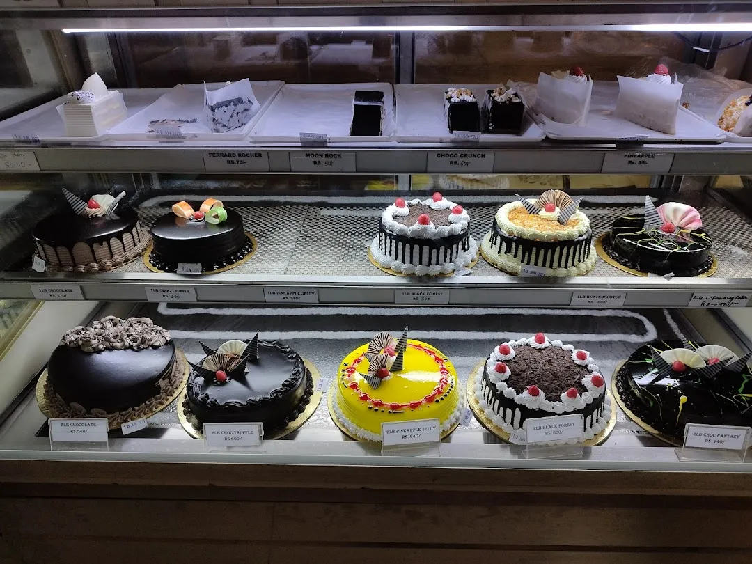 Cakes N Bakes in Ambawadi,Ahmedabad - Order Food Online - Best Cake Shops  in Ahmedabad - Justdial