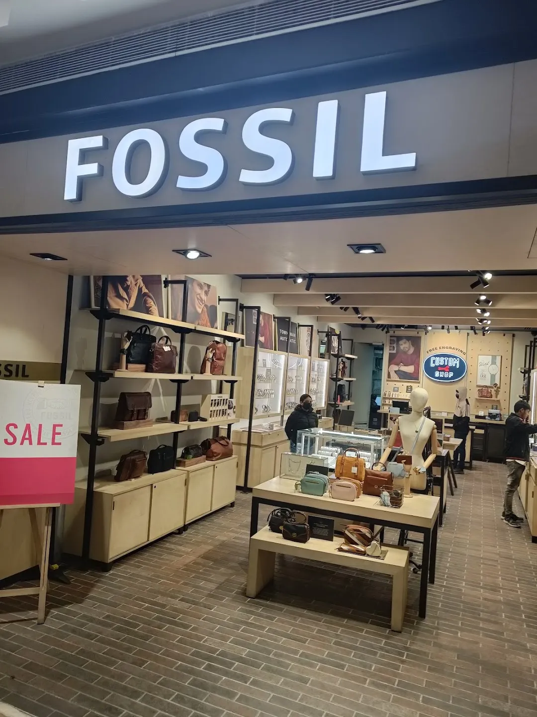 Fossil 2025 exclusive store