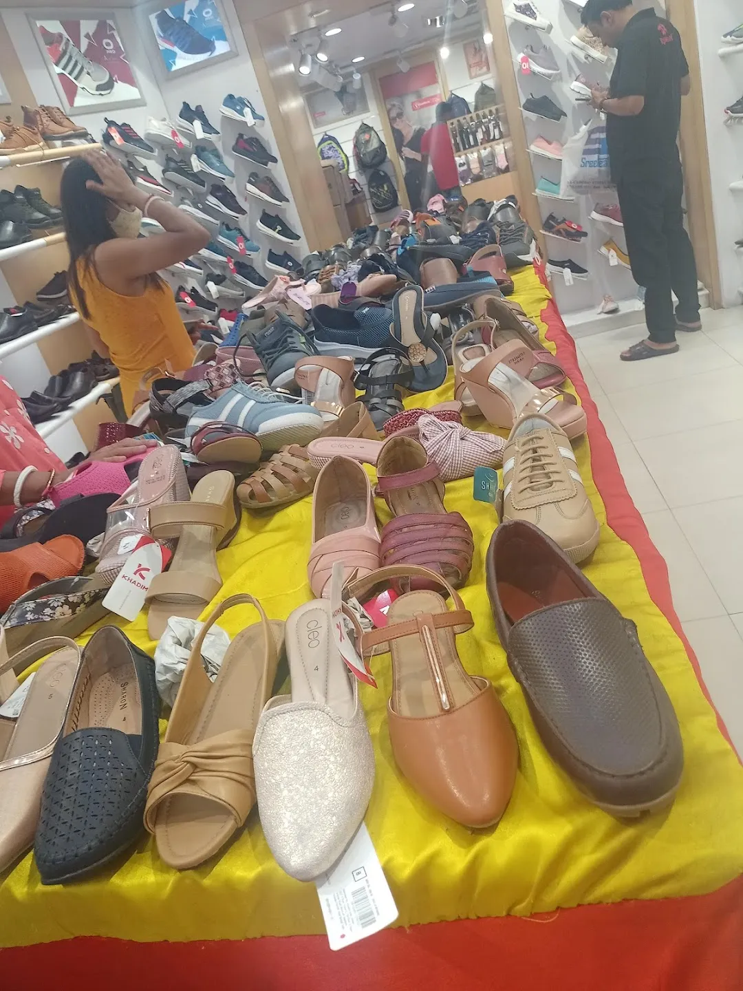 Khadim shoe store hot sale near me