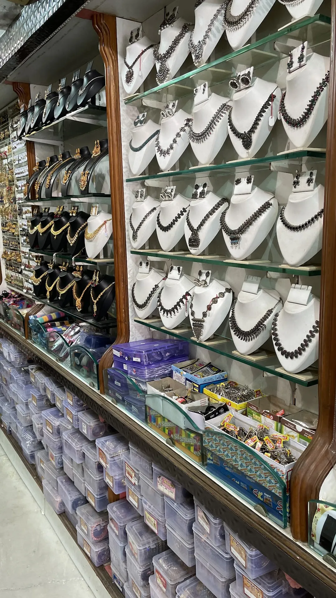 Artificial jewellery shops sales in pondy bazaar