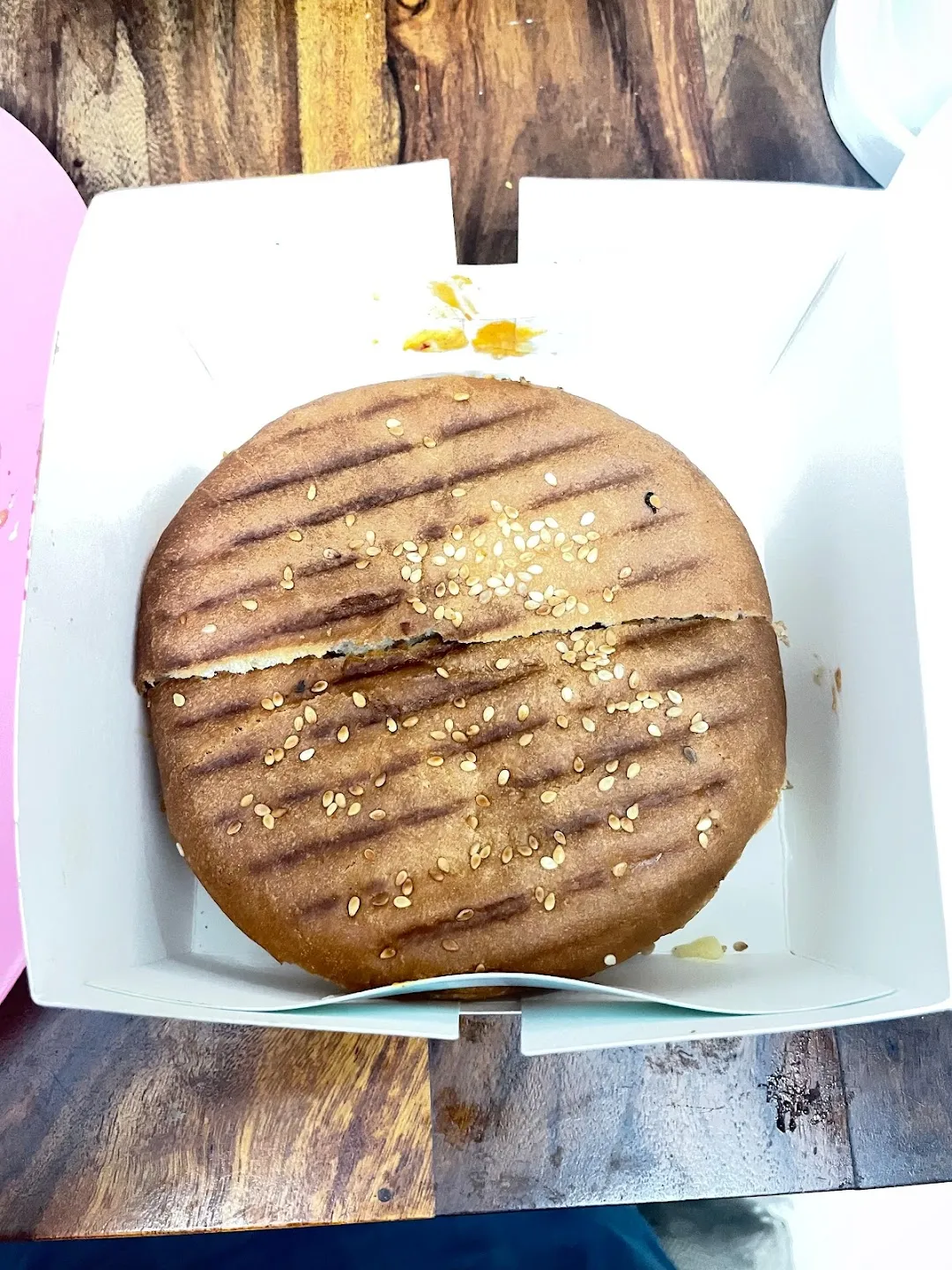 Share 76+ bombay bakery macaroon cake latest - in.daotaonec