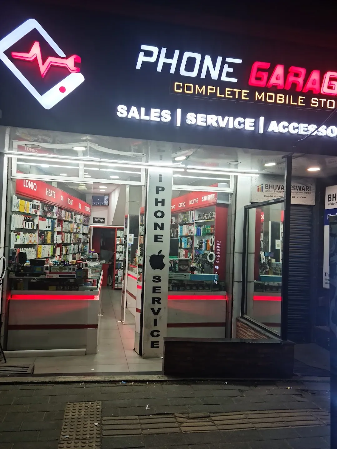 Phone garage