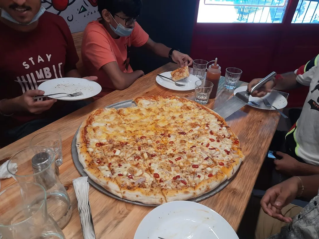 Pizza On The Rock, Diwalipura, Vadodara