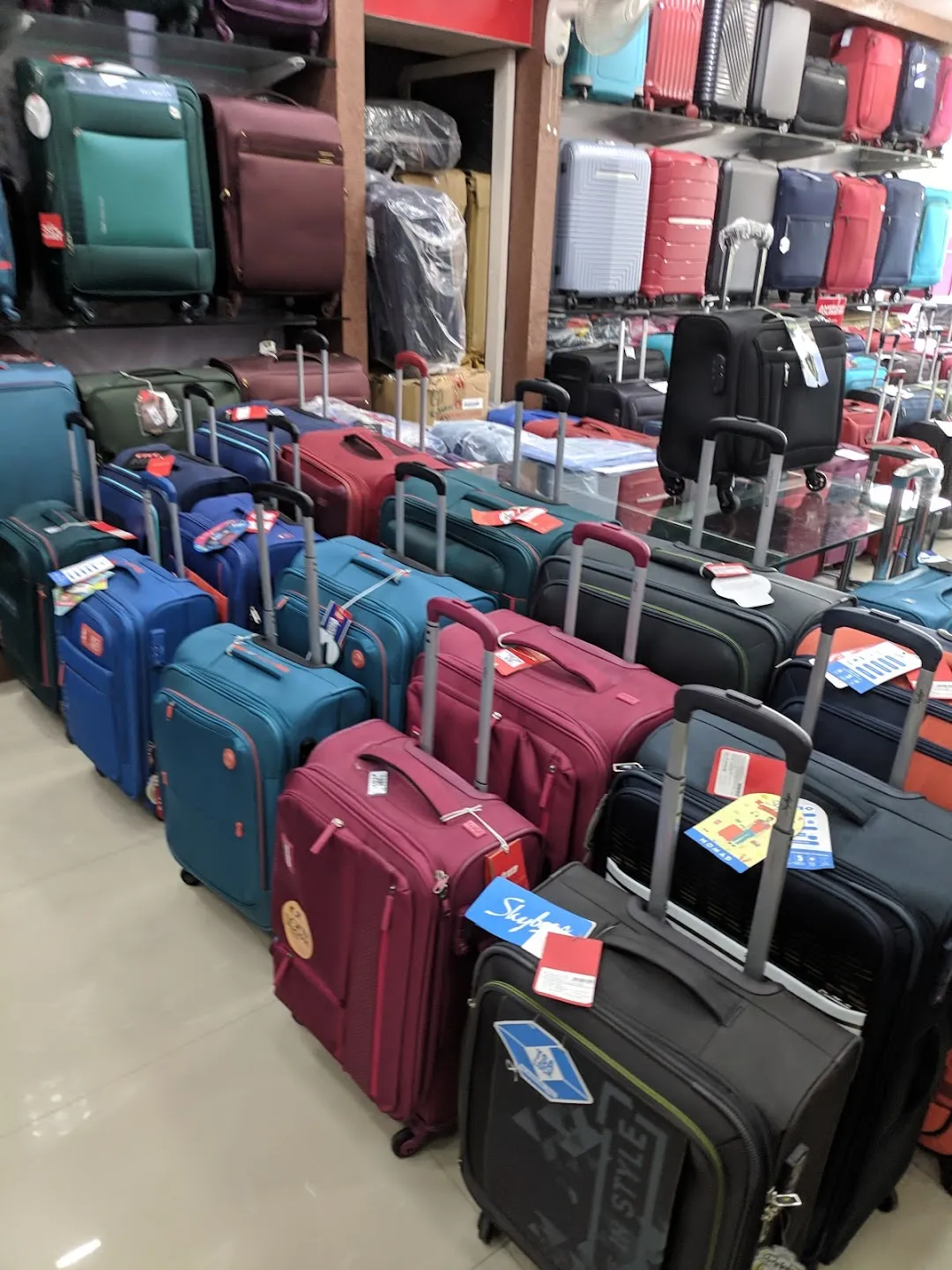 Roshan travel online bags