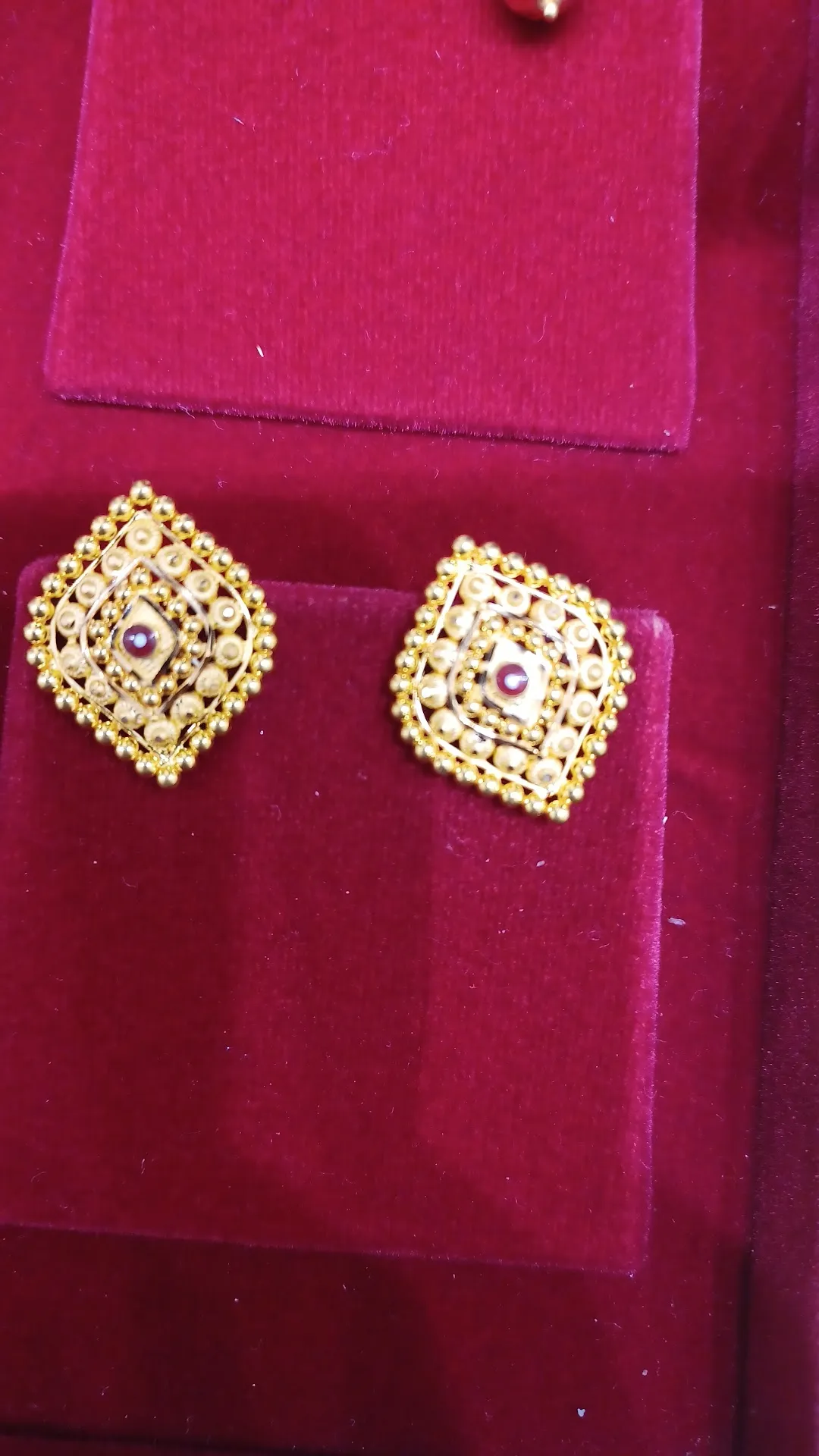 Saravana stores gold earrings on sale designs