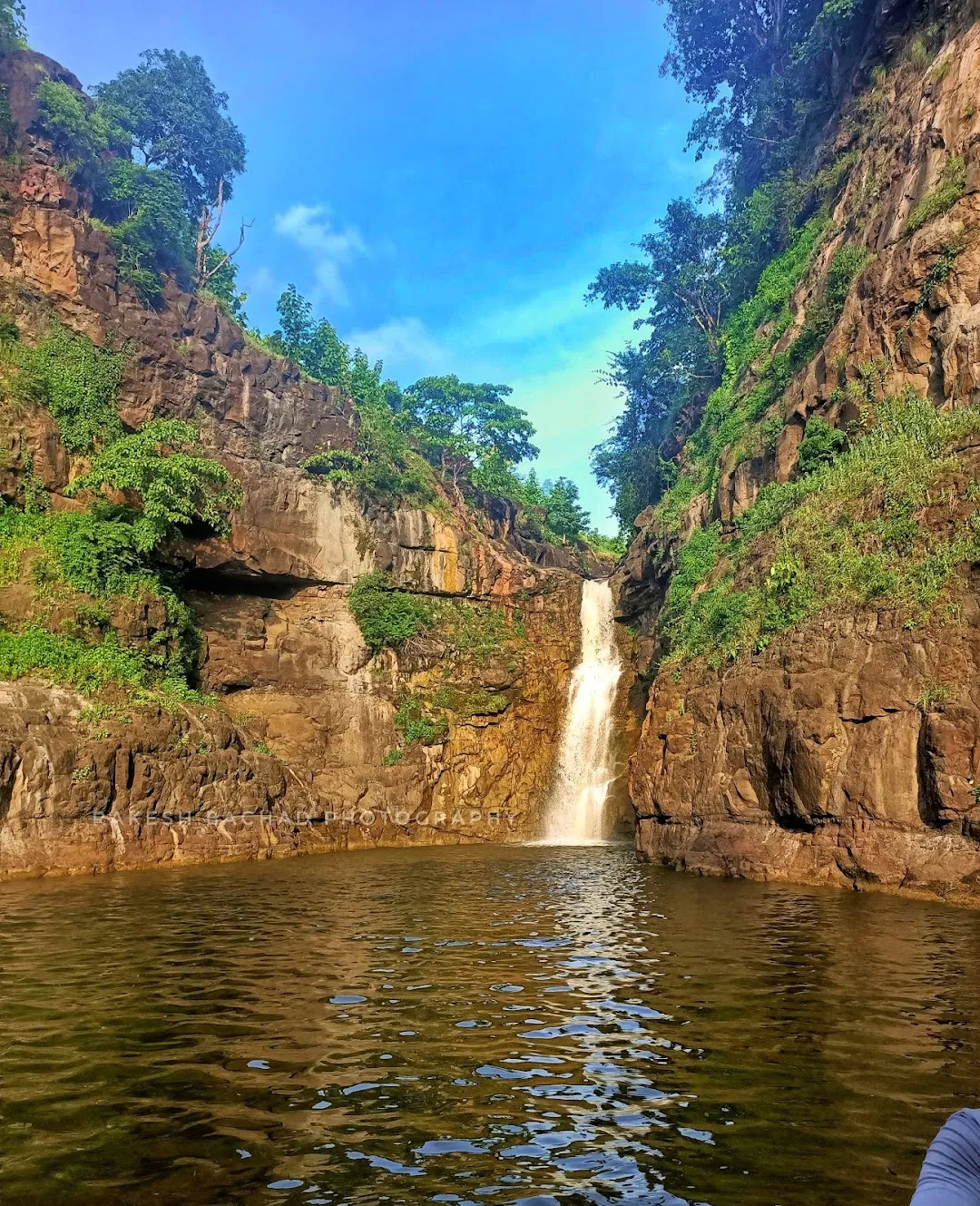 Sheetla Mata Mandir Waterfall - Hindu temple - Rampuriya Bujrg - Madhya Pradesh | Yappe.in