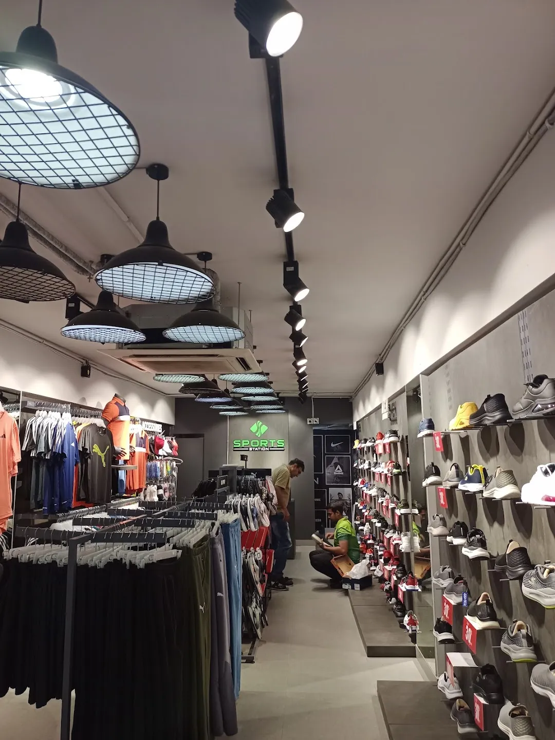 Skechers factory outlet outlet in ahmedabad