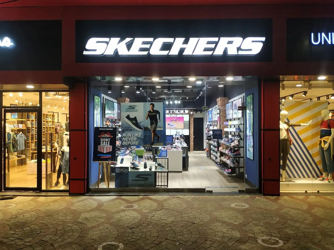 Skechers store shop junction 32