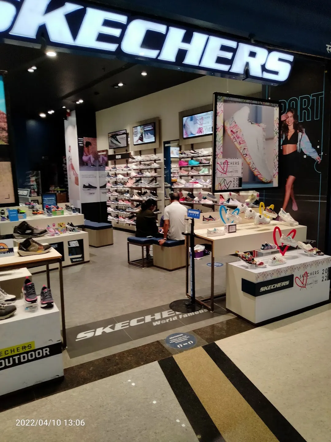 Skechers store in on sale phoenix