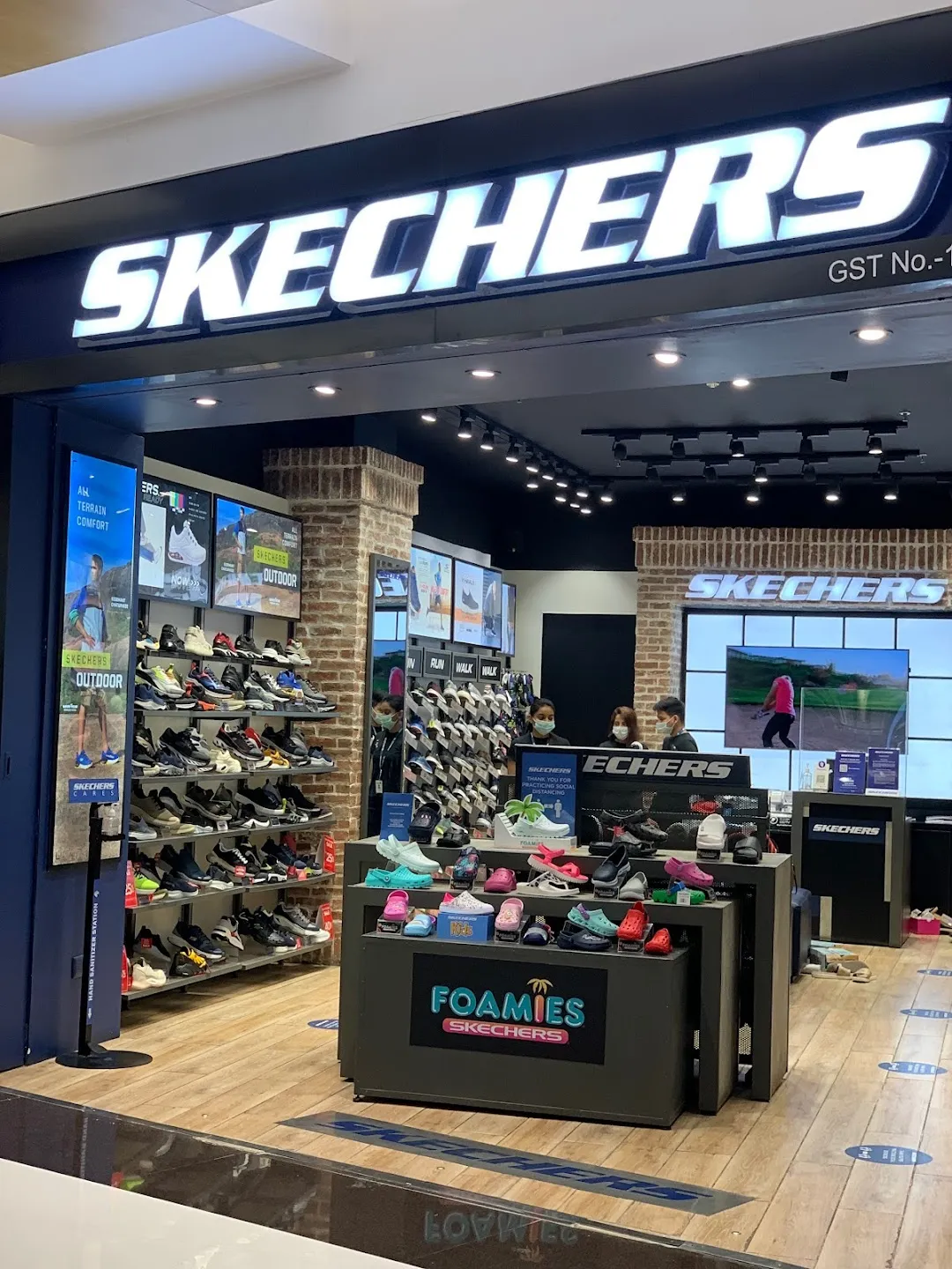 Skechers south park mall sale