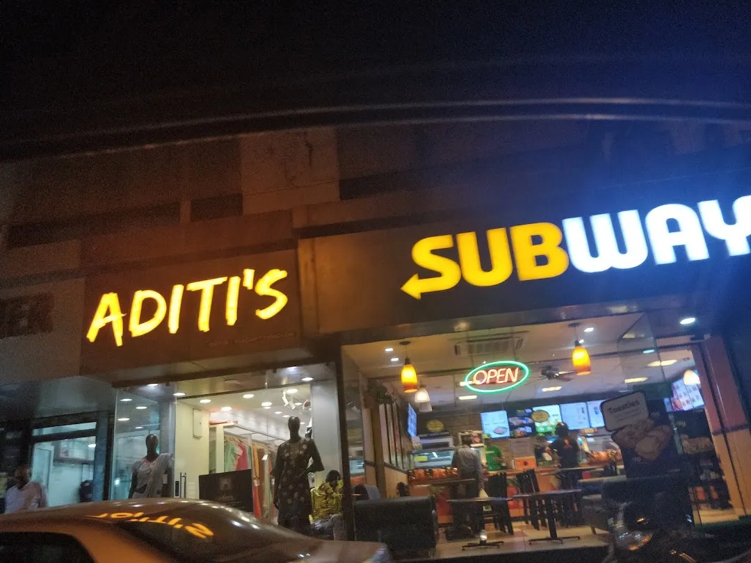 Subway, Lake Market Area, Kolkata