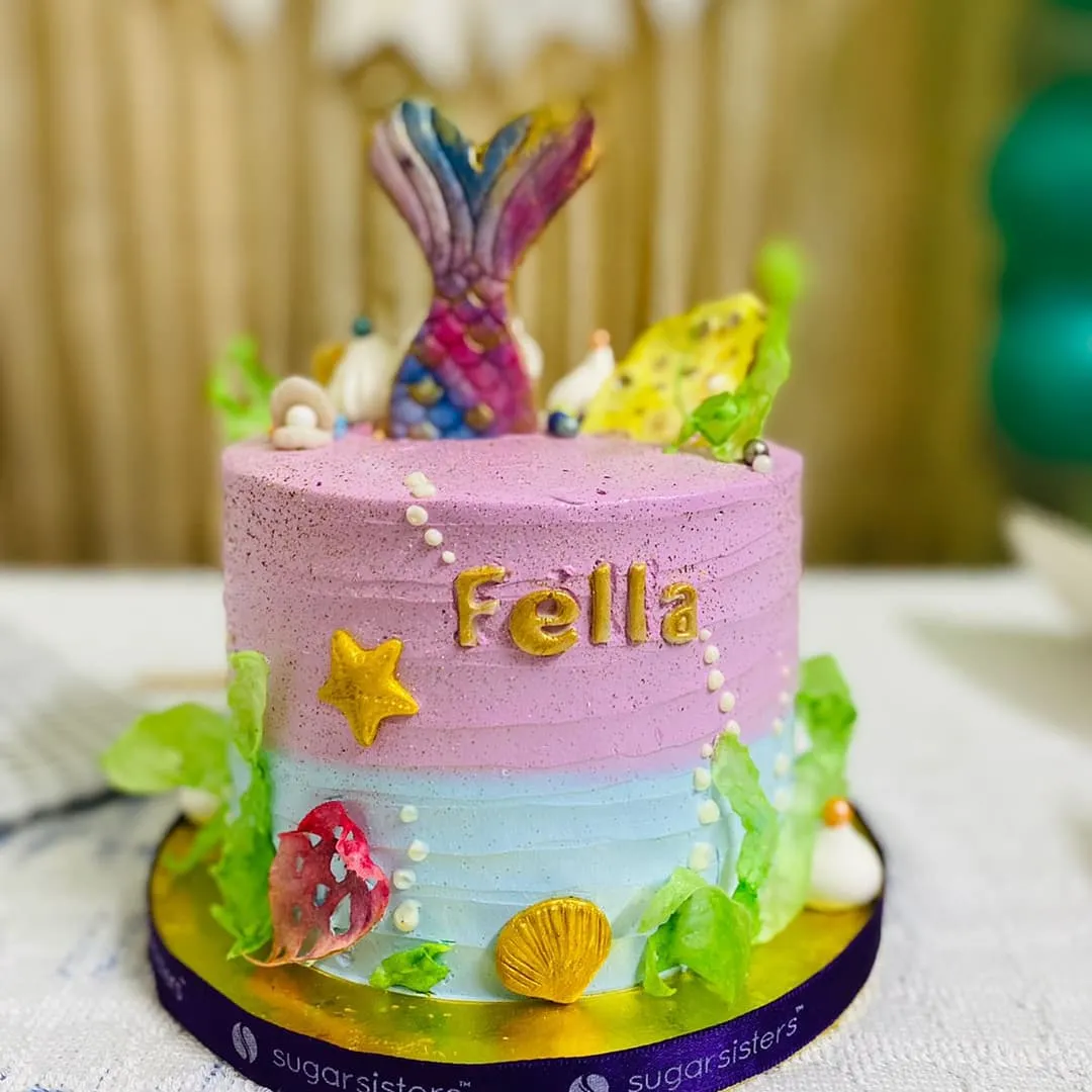 princess #cake #birthday #sugarsisters #missouri #crown #macaroons #h... |  TikTok