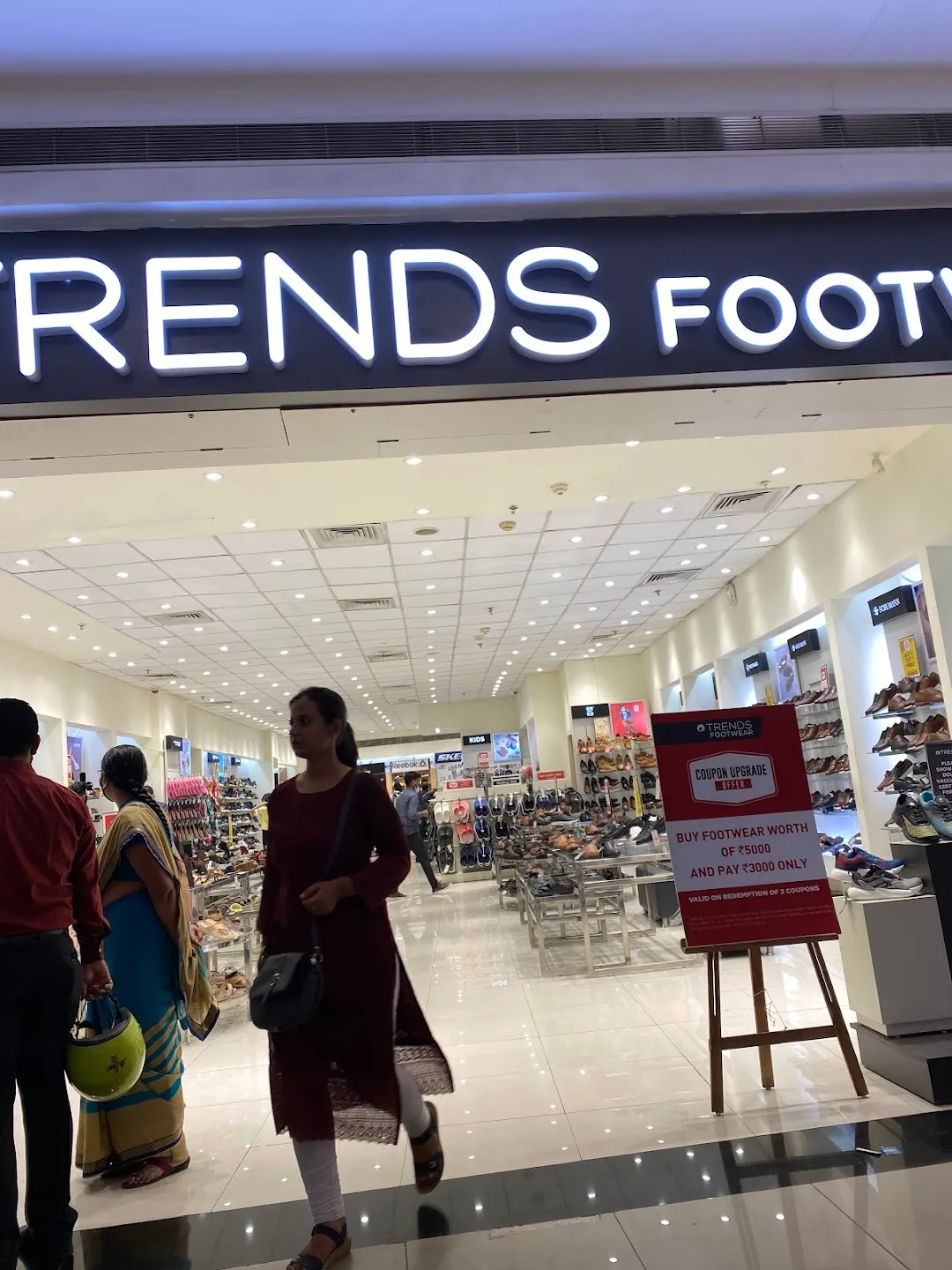 Reliance trends footwear store near clearance me