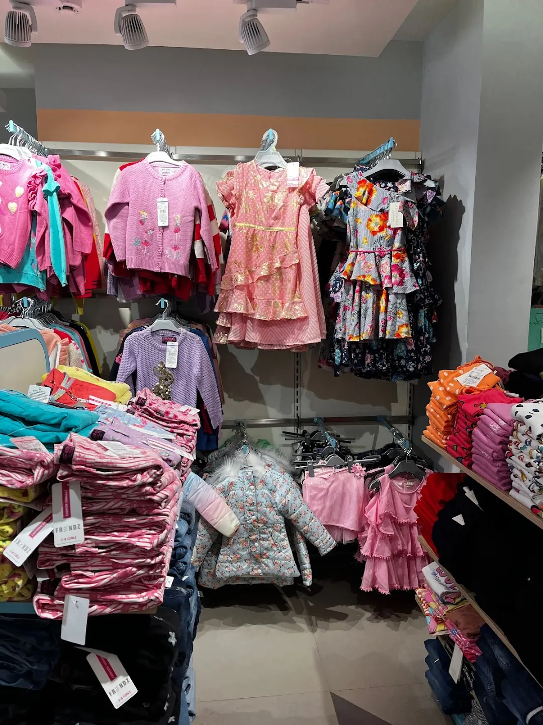 Clothing stores near 2024 me for juniors