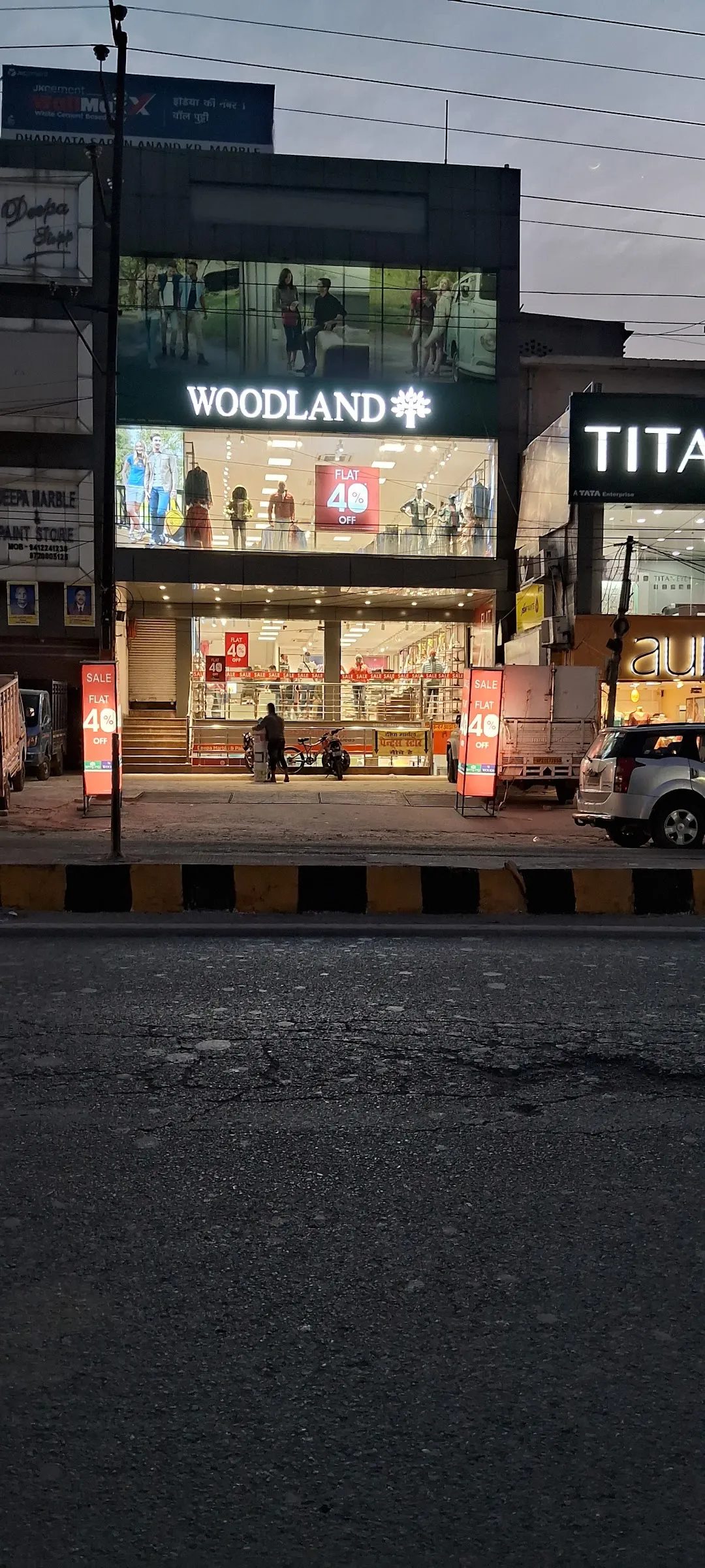 Woodland showroom in bashundhara on sale city