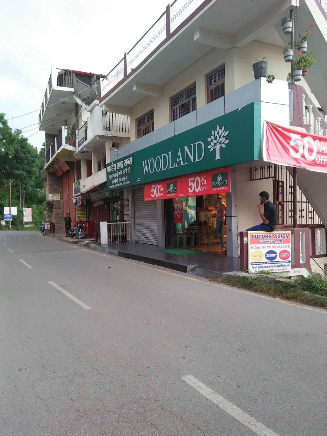 Woodland showroom sale in barasat