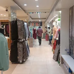 #1 Best retail family shopping store | Atlance Solapur
