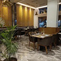 14 Tables Restaurant