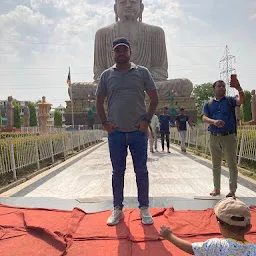 80 feet statue