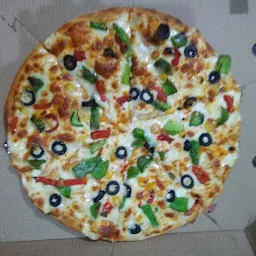 99 yummy pizza