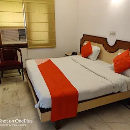 Oyo Rooms A-17 Hotel