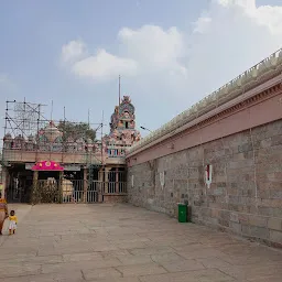 Aayiram Kaal Mandapam (1000 stone pillars mandapam)