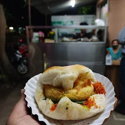 Abhiruchi Vadapav Junction