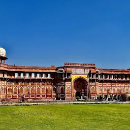 Agra Fort station