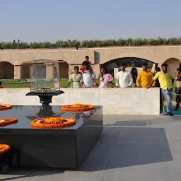 Agra Fort station