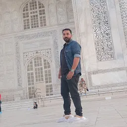 Agra Tour Guide Rihan Khan