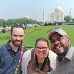 Aiza Tours | Agra Taj Mahal Day Tour Packages