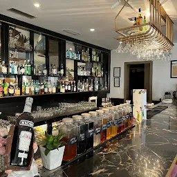 AK's Cocktail Bar