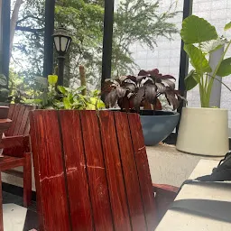 AKARI - Lounge, Bar & Kitchen