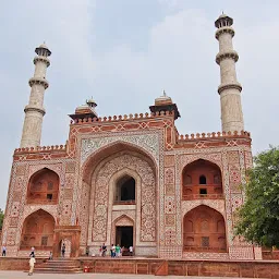 Akbar Tomb Vijay Market