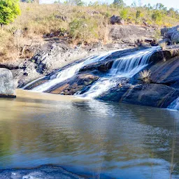 Akka Chellelu Water falls