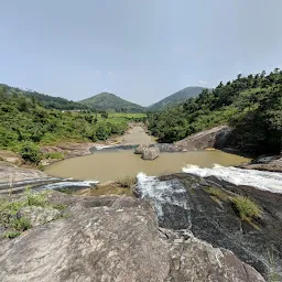 Akka Chellelu Water falls