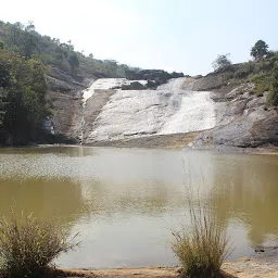 Akka Chellelu Water falls