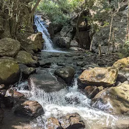 Akka Chellelu Water falls