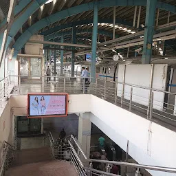 Akshardham Metro Parking