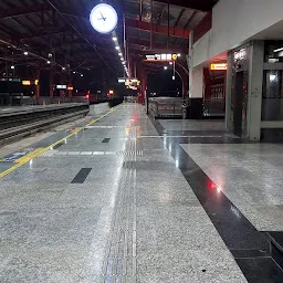 Alambagh Metro Station