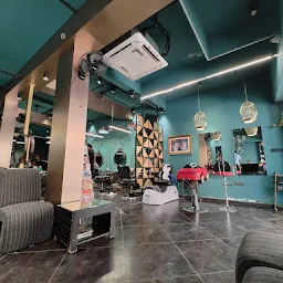 Alexander Unisex Salon