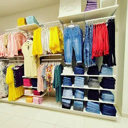Allen Solly - Clothing Store, Shymal Cross Road, Ahemdabad